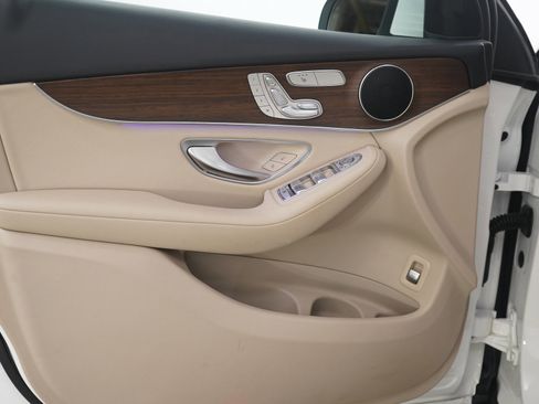 Used 2022 Mercedes-Benz GLC 300 4MATIC image 19