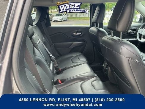 Used 2019 Jeep Cherokee Limited AWD/4WD image 33