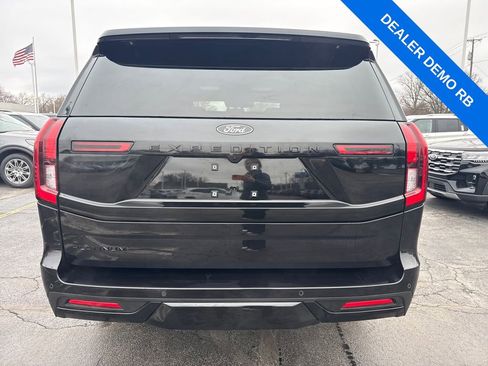 Used 2025 Ford Expedition Platinum w/ Stealth Appearance Package image 7