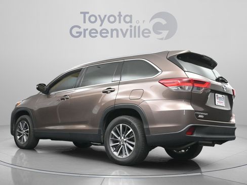 Used 2019 Toyota Highlander XLE image 8