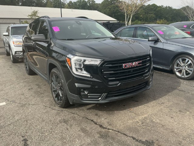 Used 2023 GMC Terrain SLT w/ Tech Package FWD image 1