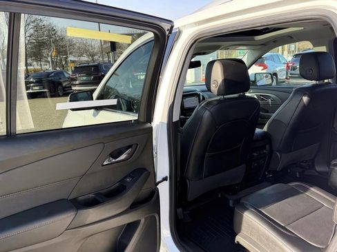 Used 2018 Chevrolet Traverse Premier image 10