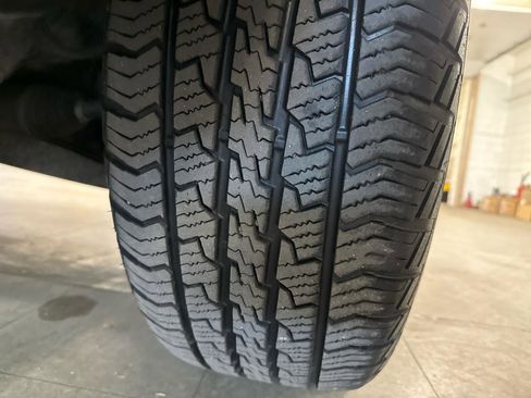 Used 2005 Jeep Grand Cherokee Limited image 64