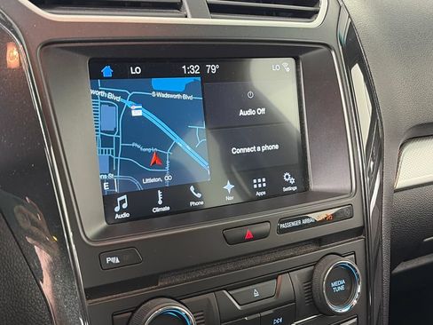 Used 2017 Ford Explorer XLT w/ Equipment Group 202A AWD/4WD image 19