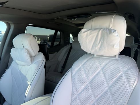 New 2025 Mercedes-Benz Maybach EQS 680 4MATIC image 16