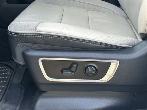 Used 2022 RAM 1500 Limited image 11
