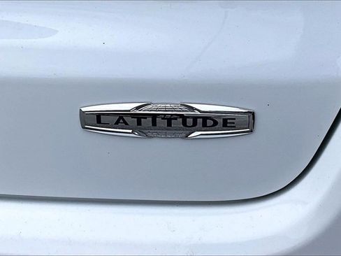 Used 2024 Jeep Compass Latitude image 24