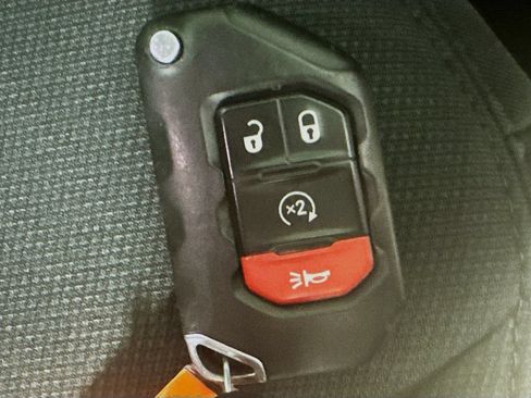 Used 2021 Jeep Wrangler Unlimited Sport AWD/4WD image 34