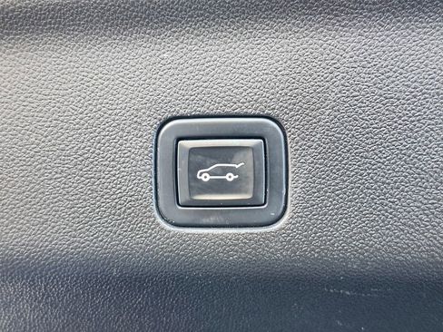 Used 2021 Chevrolet Tahoe RST w/ Luxury Package image 34