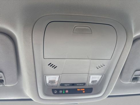 Used 2019 GMC Acadia SLE FWD image 21