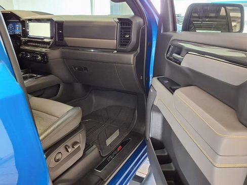 Used 2022 Chevrolet Silverado 1500 ZR2 w/ Technology Package AWD/4WD image 29