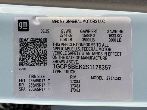 Certified 2025 Chevrolet Colorado W/T RWD image 26