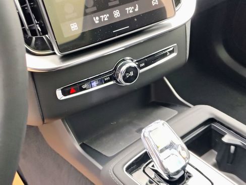 New 2026 Volvo XC90 T8 Plus w/ Protection Package AWD/4WD image 15