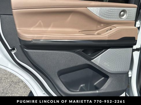 New 2026 Lincoln Navigator Black Label AWD/4WD image 12