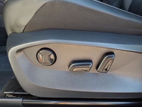 Certified 2024 Volkswagen Tiguan SE image 22