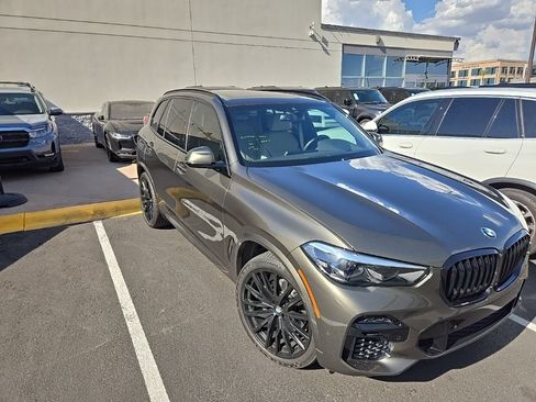 Certified 2023 BMW X5 xDrive40i w/ M Sport Package AWD/4WD image 3