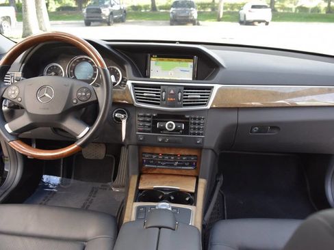 Used 2011 Mercedes-Benz E 350 4MATIC Sedan image 57