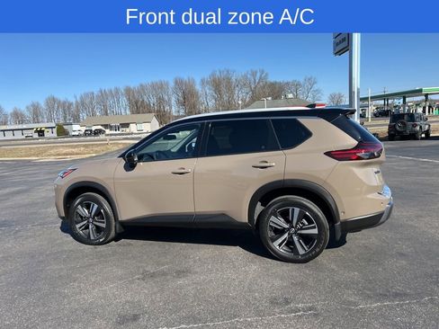 Used 2025 Nissan Rogue SL w/ SL Premium Package image 7