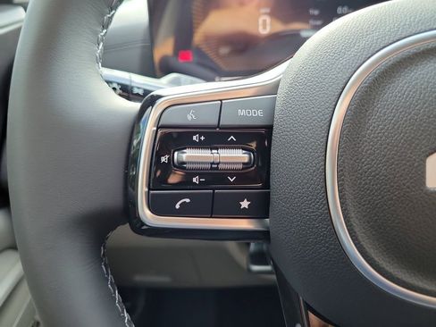 New 2026 Kia Carnival EX FWD image 26