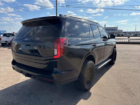 Used 2025 Ford Expedition Active image 7
