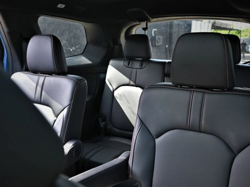 Used 2025 Honda Pilot TrailSport image 19