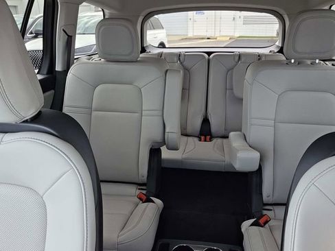 New 2026 Lincoln Aviator 2WD w/ Jet Appearance Package image 17