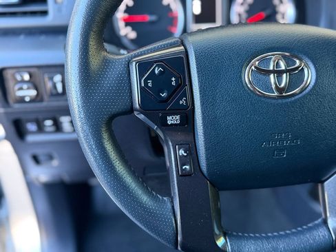 Used 2022 Toyota 4Runner TRD Off-Road Premium AWD/4WD image 16