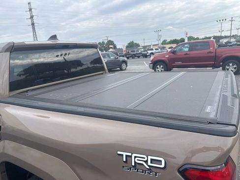 Used 2026 Toyota Tacoma TRD Sport AWD/4WD image 5