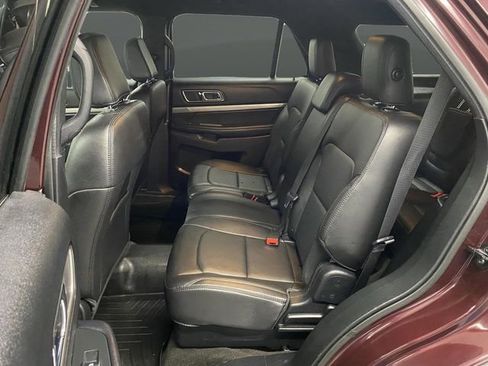 Used 2018 Ford Explorer XLT w/ Equipment Group 202A image 29