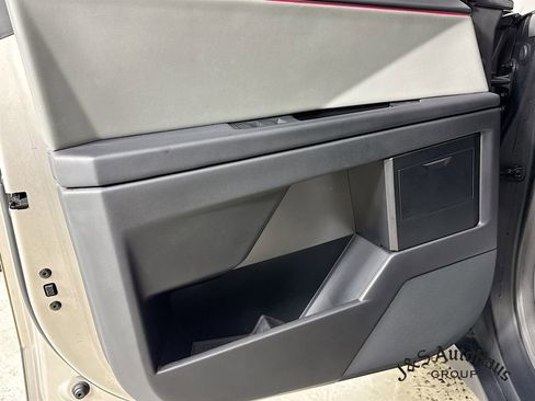 Used 2025 Tesla Cybertruck AWD Crew Cab image 22