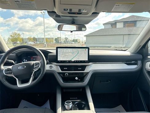 Used 2025 Ford Explorer Active image 28