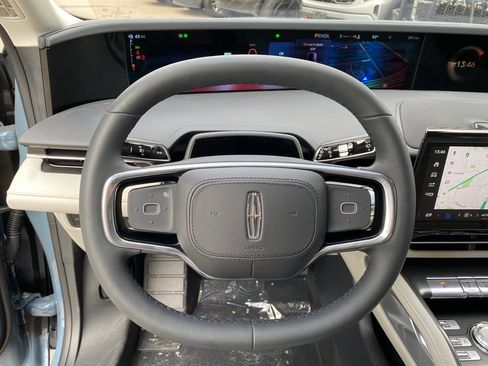 New 2026 Lincoln Nautilus Reserve image 22