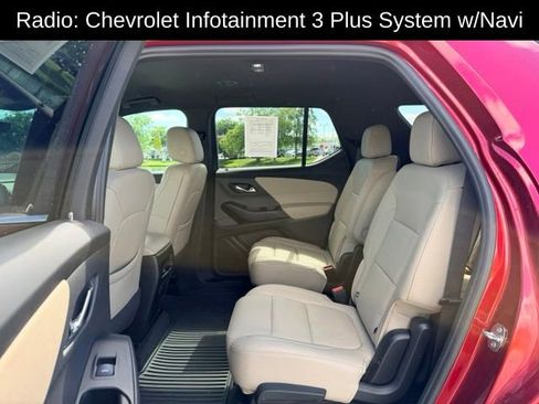 Certified 2023 Chevrolet Traverse LT w/ LT Premium Package FWD image 9