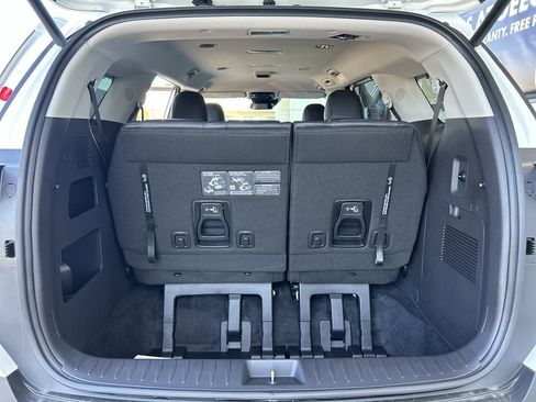 New 2026 Kia Carnival EX FWD image 14