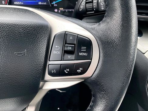 Used 2022 Ford Explorer XLT w/ Equipment Group 202A image 17