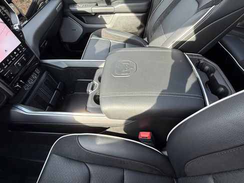 Used 2025 RAM 1500 Laramie image 34