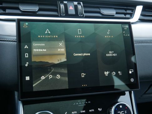 Used 2022 Jaguar XF R-Dynamic SE image 27