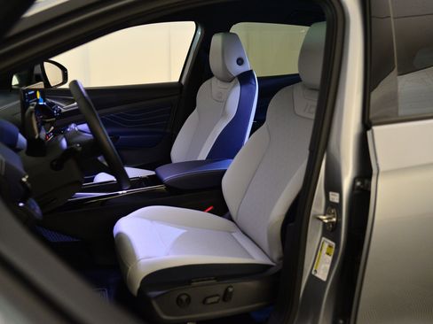 Used 2025 Volkswagen ID.4 S Limited image 4