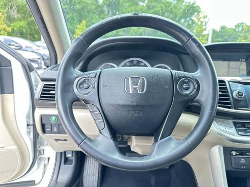 Used 2015 Honda Accord EX-L image 18