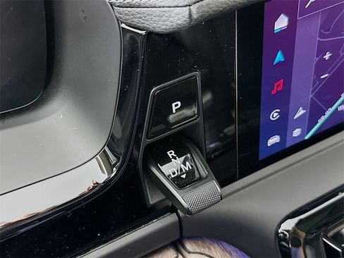 Used 2024 Porsche Panamera image 17