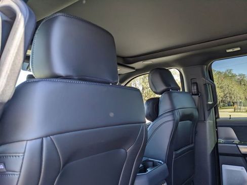 Used 2025 Ford F450 Platinum w/ FX4 Off-Road Package image 19