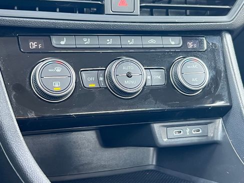 Used 2024 Volkswagen Jetta SE image 23