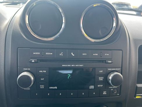 Used 2016 Jeep Patriot High Altitude AWD/4WD image 23