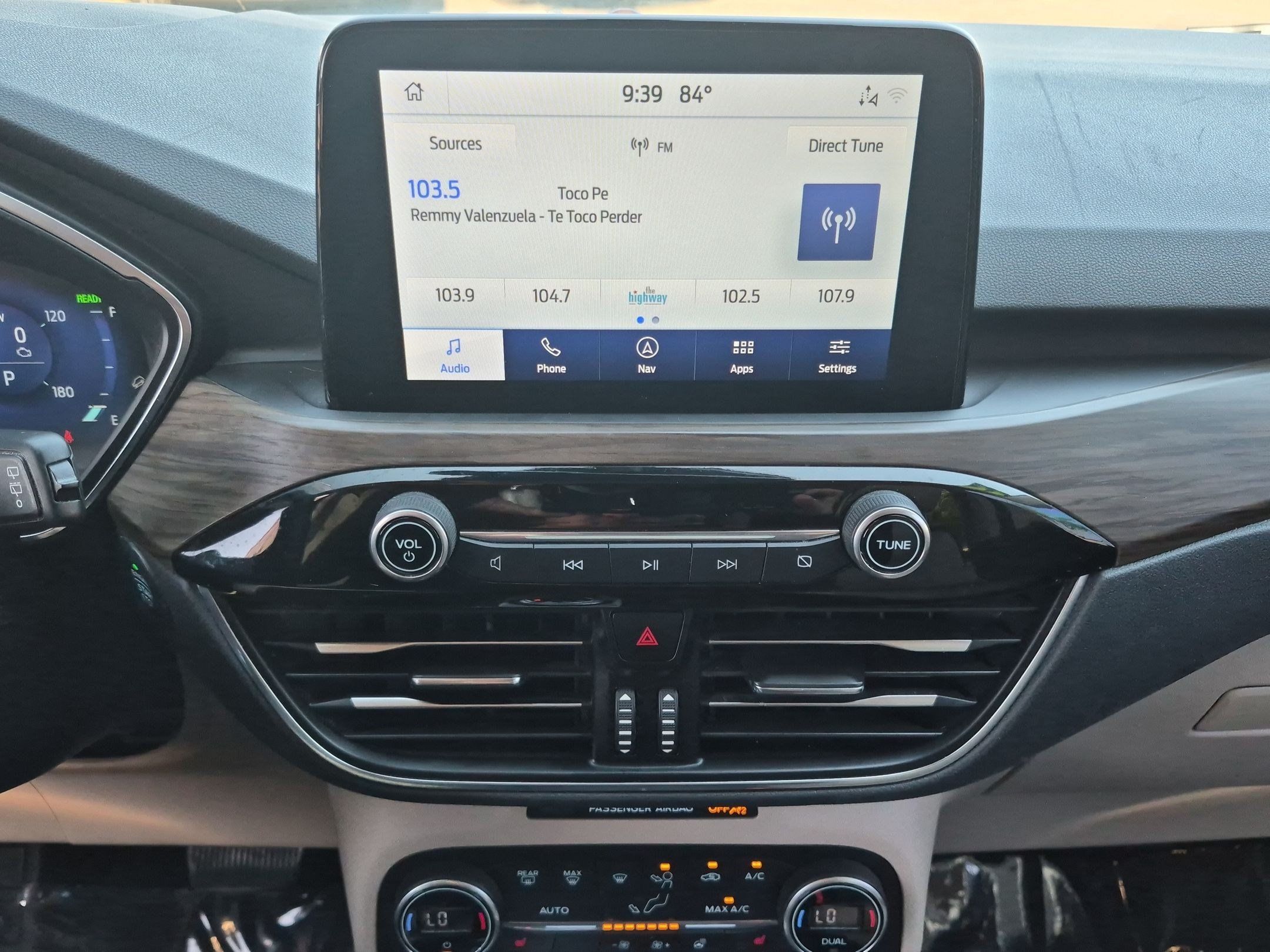 Used 2020 Ford Escape Titanium FWD image 18