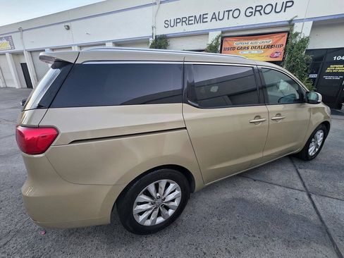 Used 2018 Kia Sedona EX FWD image 6