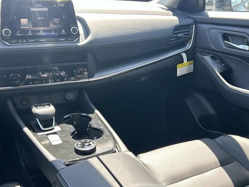 New 2026 Nissan Rogue SV AWD/4WD image 25