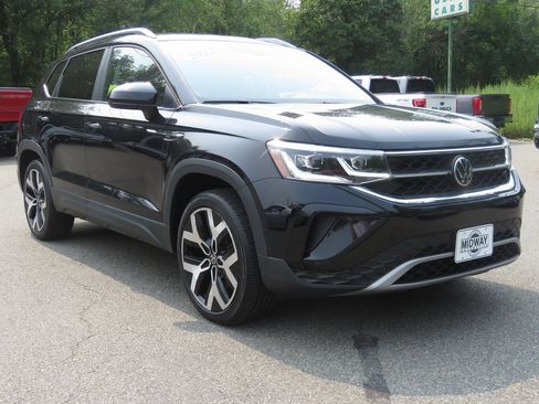 Used 2022 Volkswagen Taos SEL image 4