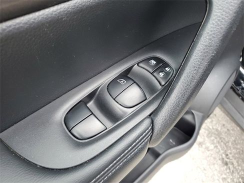 Used 2016 Nissan Rogue S image 20