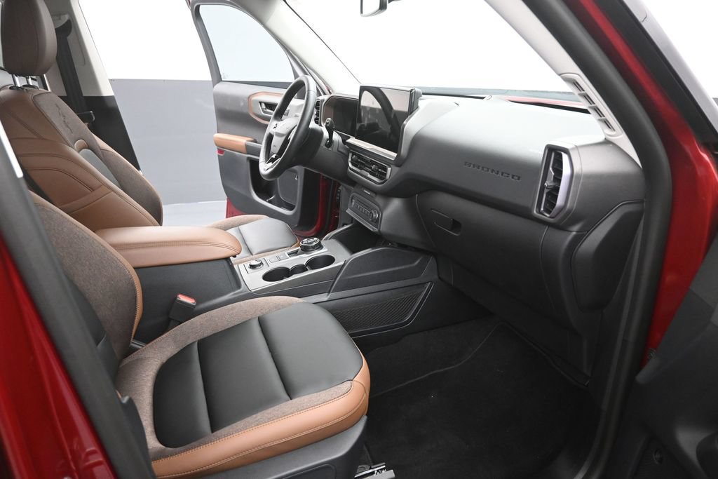 Certified 2025 Ford Bronco Sport Outer Banks w/ Outer Banks Tech Package+ AWD/4WD image 24