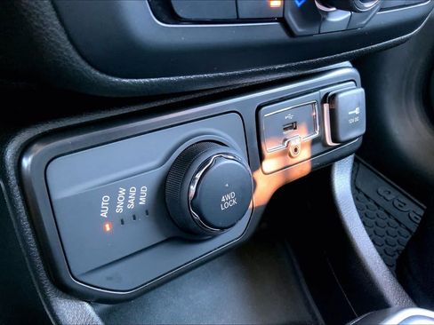 Used 2022 Jeep Renegade Sport AWD/4WD image 34